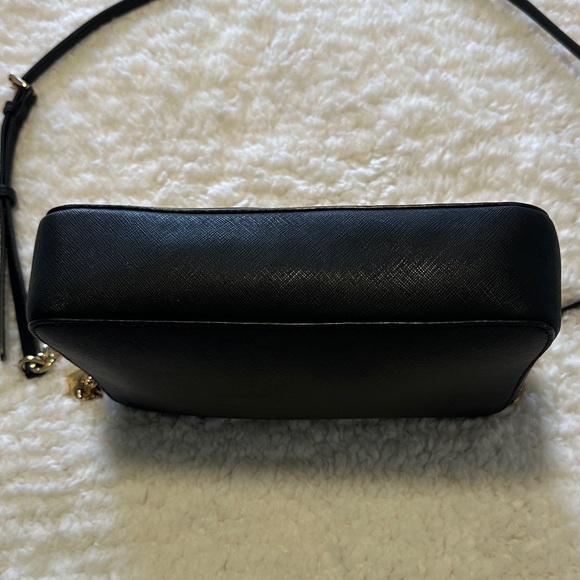 Michael Kors jet set Crossbody Bag - Picture 3 of 9